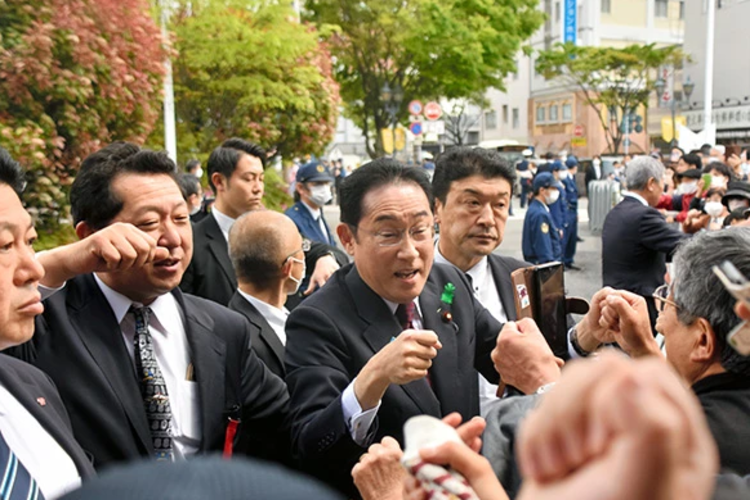 LDP ครุ่นคิดอีกครั้งถึงวิธีการปกป้องสุนทรพจน์หลังเหตุโจมตีด้วยระเบิด